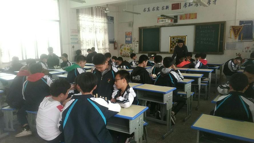 Bác sĩ Đào Trung Hiếu trình bày về ca phẫu thuật